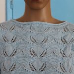 Pullover werden in unterschiedlichsten Mustern von den Frauen angefertigt